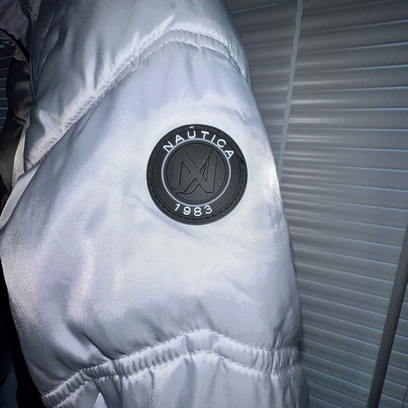 Like New Nautica Puffer Jacket. Small, silver. Soft faux fur lined hood. - Picture 3 of 8